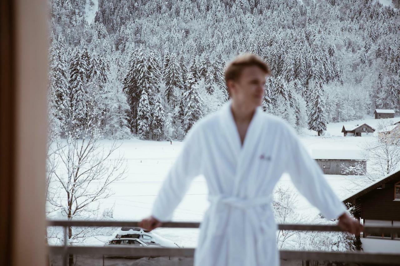 Hotel Hubertus Mellau Gmbh Экстерьер фото
